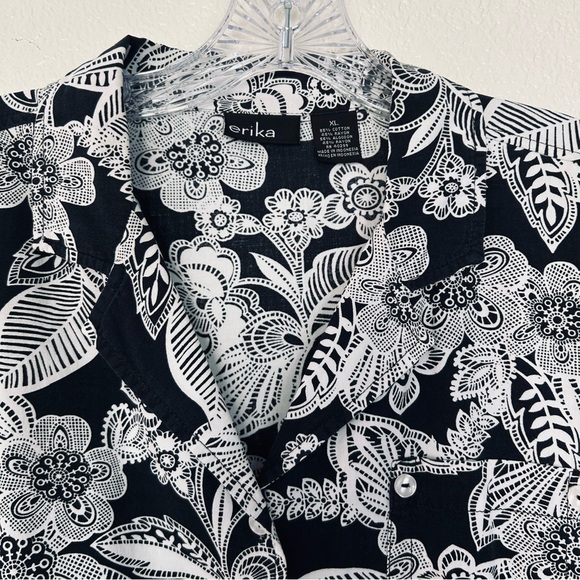 Erika Black and White Floral Buttondown Short Sleeve Top size XL - Picture 6 of 8